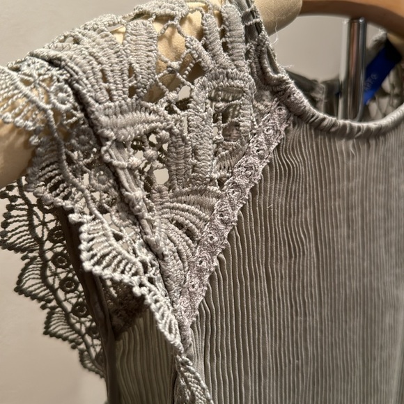 APT.9 small top light sage - Picture 8 of 8